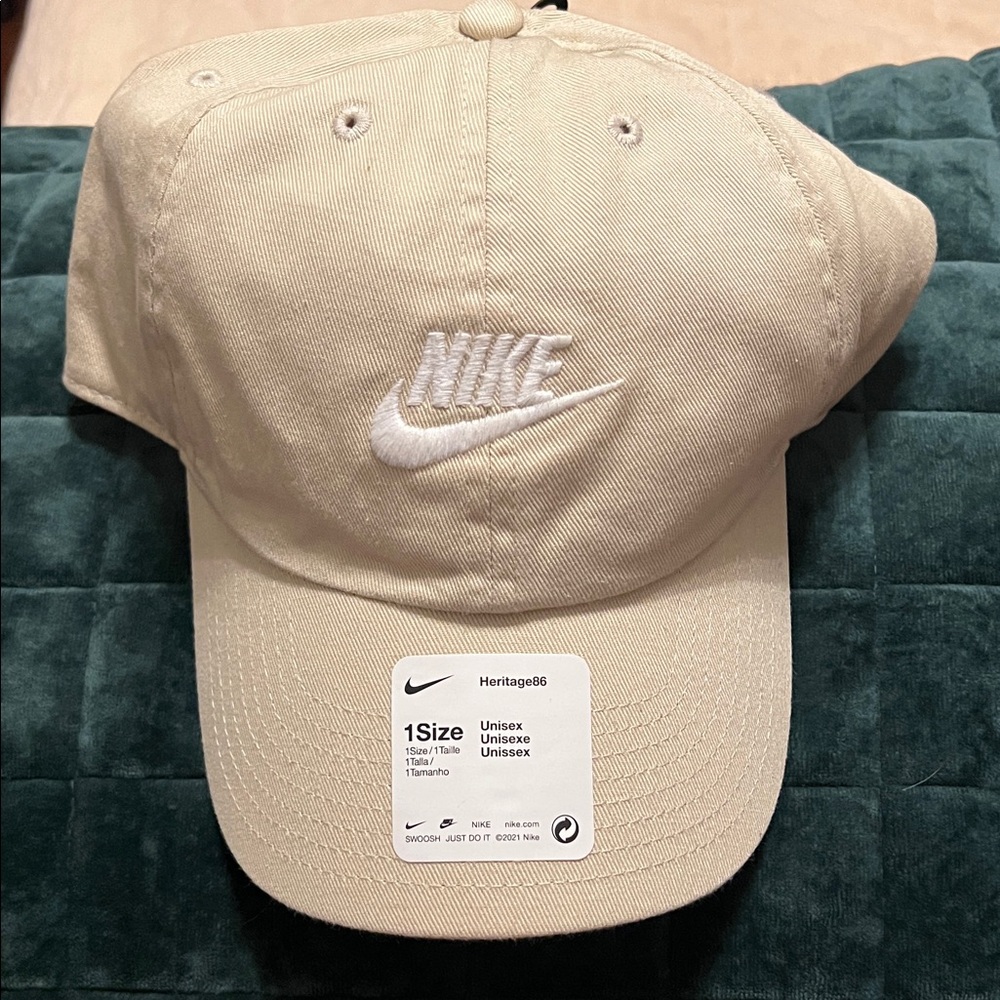 Nike Beige Heritage86 Cap
